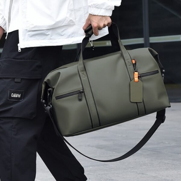 Men’s and Women’s Athletic Crossbody Sling Bag – Spacious Design for Short Trips & Workouts