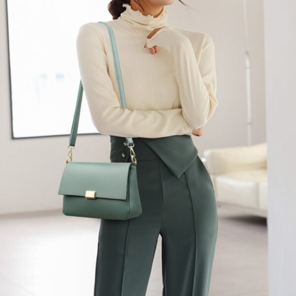 Trendy Retro-Inspired Soft One-Shoulder Bag – Stylish & Fashionable Design