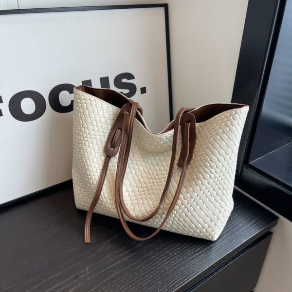 Women's Large-Capacity Woven Shoulder Bag – Stylish All-Match Underarm Tote