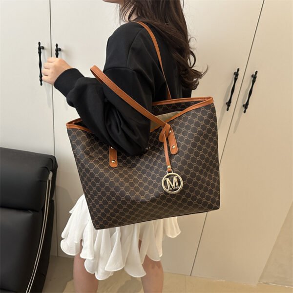 Elegant All-Matching Summer Handbag – Western-Inspired Shoulder Bag for Daily Use
