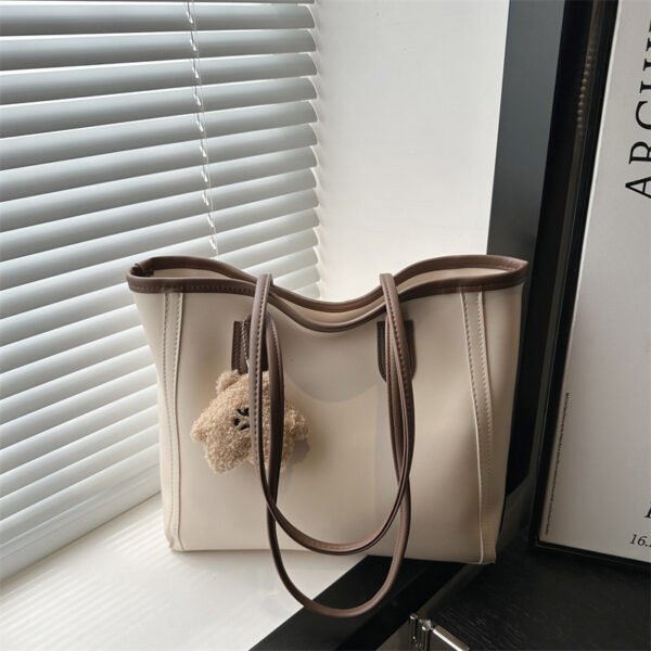 Fashionable Women’s Polyester Handbag – Textured Finish Commuter Bag for Daily Use